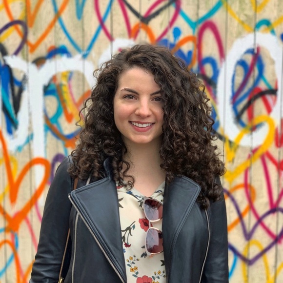 Meet The Posher - Emily - Picture 2 of 10